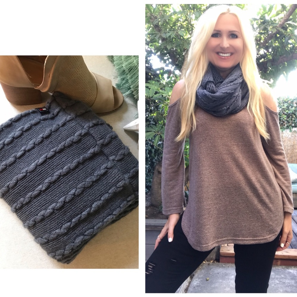 ❄️ Hilfiger Indigo Infinity Scarf